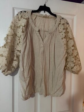Women's Cream Lace Sleeve Top